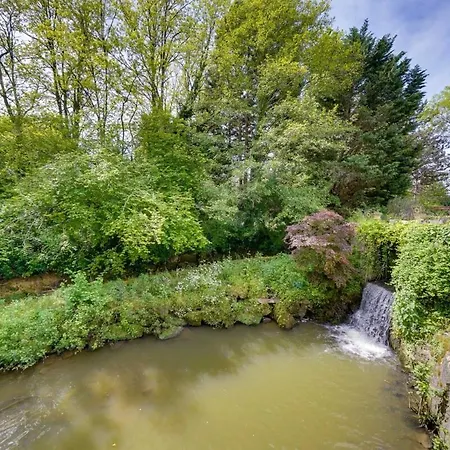 Charming With A Pool Holiday home *