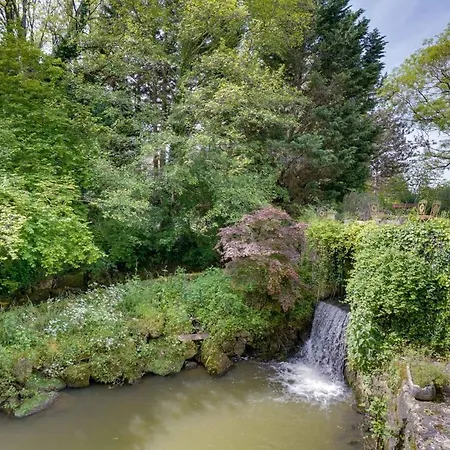 Charming With A Pool * Blasimon
