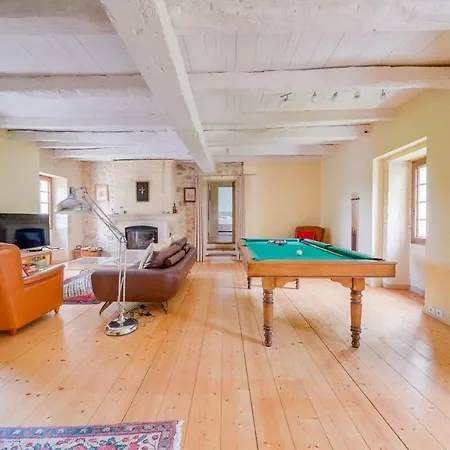 Charming With A Pool Holiday home *